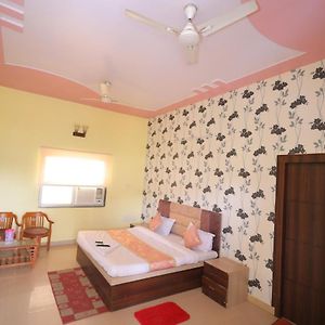 Hotel Mukund Priya- Near Krishna Janam Bhoomi