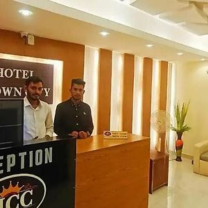 Hotel Crown City